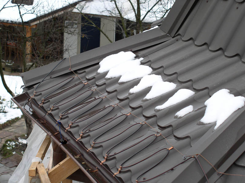 Греющий кабель. Обогрев крыши. Обогрев труб и водостоков.